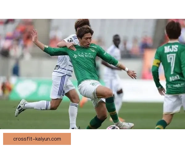 滕哈赫进攻端提升点值得关注，球队整体表现稳健逐渐见成效。