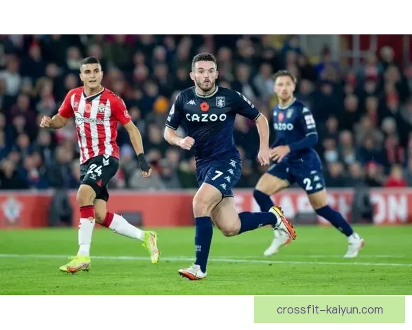 阿什利·扬助维拉重返胜利轨道，状态回暖势头明显