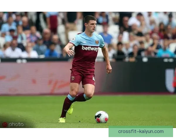 赖斯防守数据对比显示其状态回暖，表现稳健引发关注